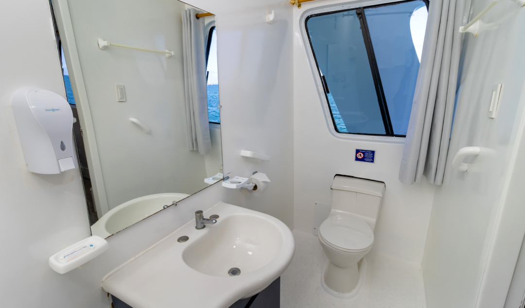 Interior washroom cabin - Yolita